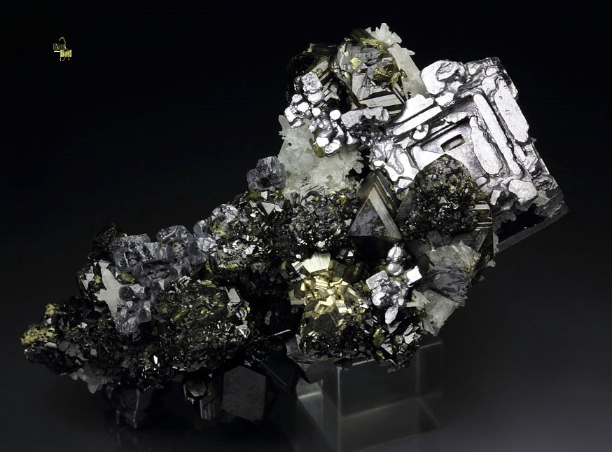 skeletal GALENA, SPHALERITE, CHALCOPYRITE, PYRITE, QUARTZ