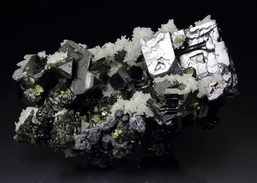 skeletal GALENA, SPHALERITE, CHALCOPYRITE, PYRITE, QUARTZ