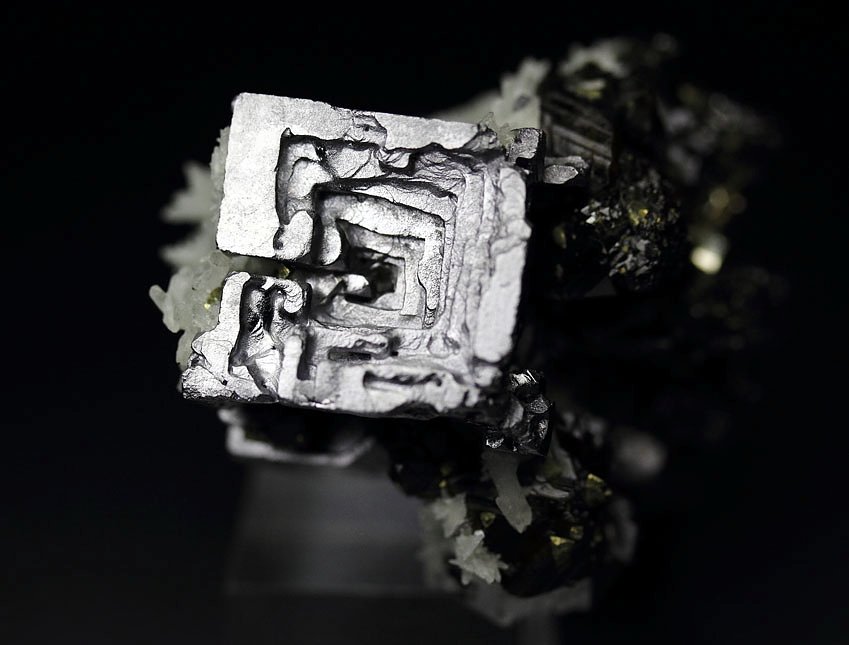 skeletal GALENA, SPHALERITE, CHALCOPYRITE, PYRITE, QUARTZ