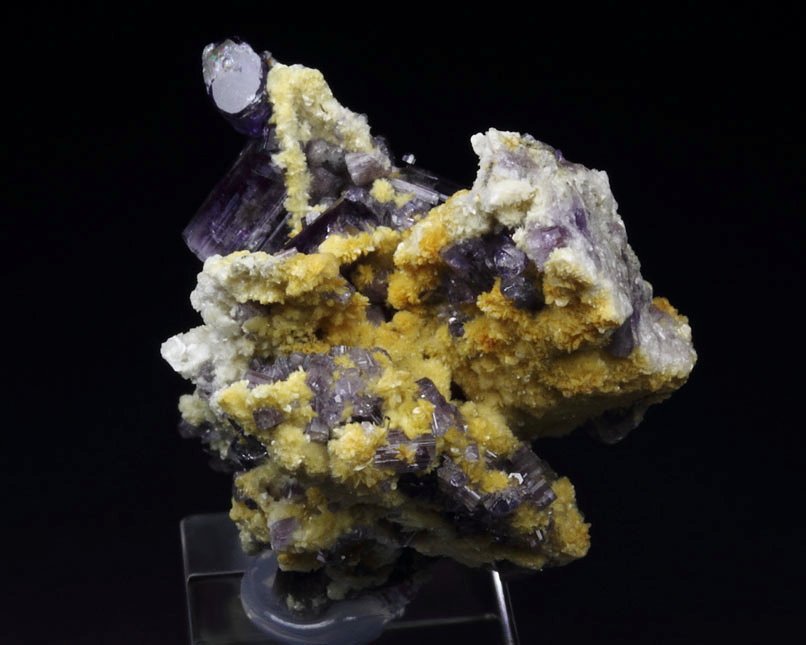 gem FLUORAPATITE, ALBITE