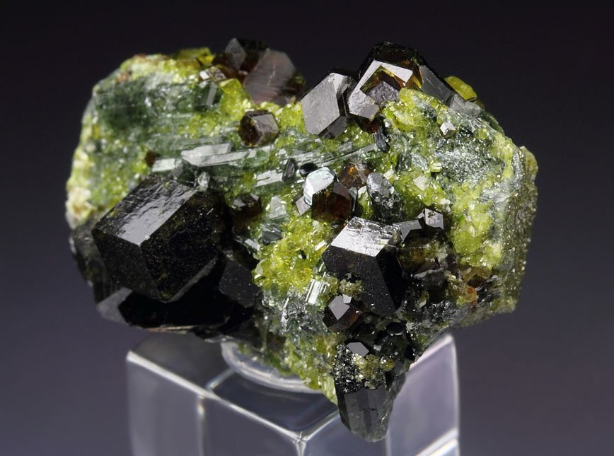 gemmy GARNET var. ANDRADITE, gem EPIDOTE, gem DIOPSIDE