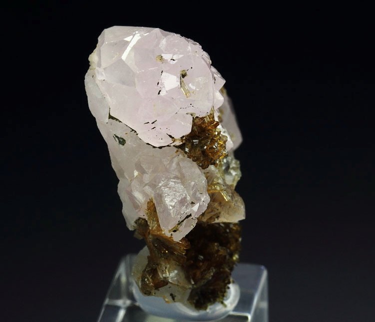 EOSPHORITE, QUARTZ var. ROSE QUARTZ