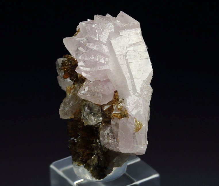 EOSPHORITE, QUARTZ var. ROSE QUARTZ