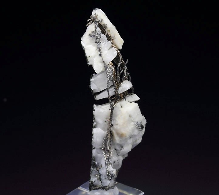 spinel-twinned SILVER, CALCITE