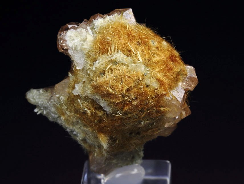 gem GARNET var. GROSSULAR, PECTOLITE