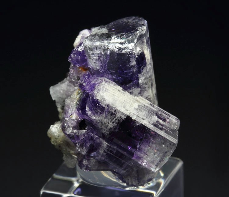 gem FLUORAPATITE, ALBITE