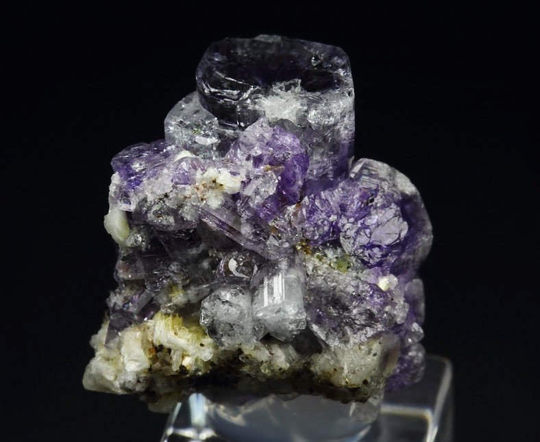 gem FLUORAPATITE, ALBITE