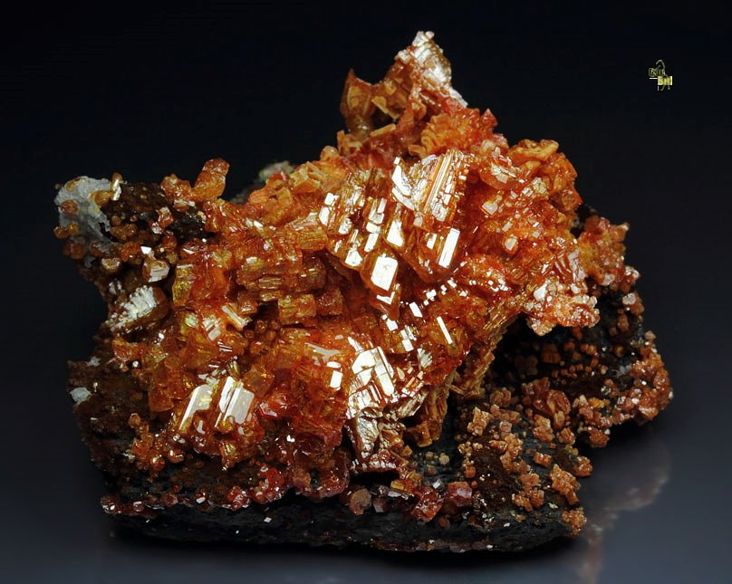 gemmy skeletal VANADINITE