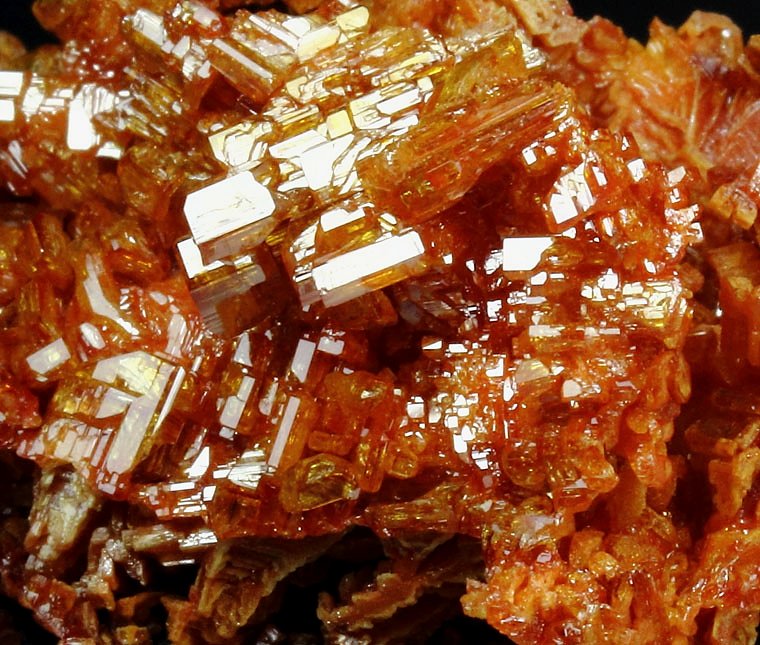 gemmy skeletal VANADINITE