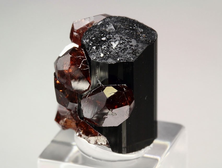 gem GARNET var. SPESSARTINE, TOURMALINE var. SCHORL