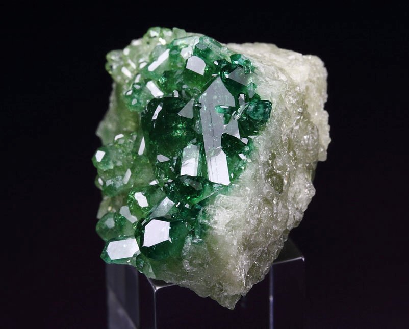 gem VESUVIANITE var. CHROMIAN