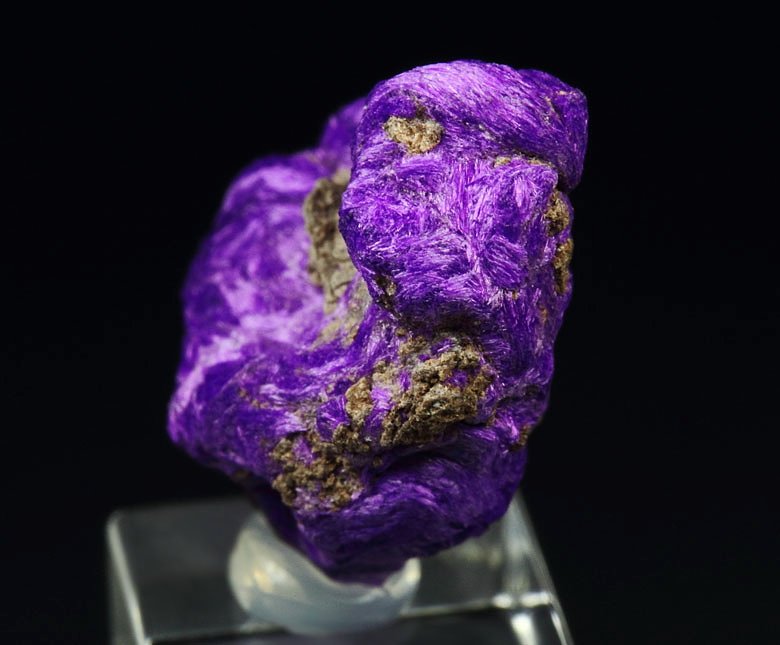 crystallized SUGILITE