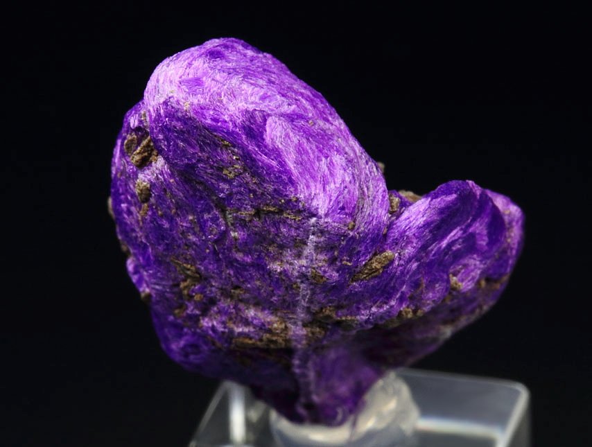 crystallized SUGILITE