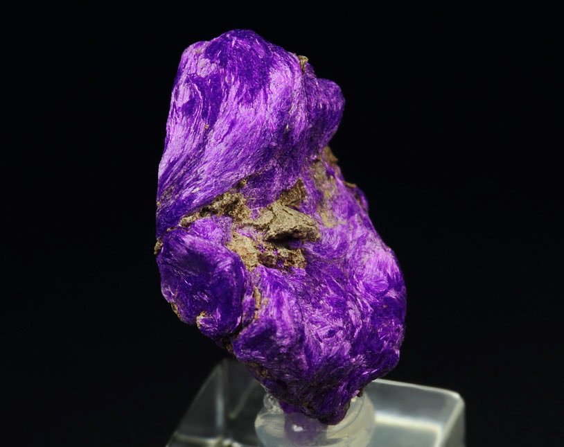 crystallized SUGILITE