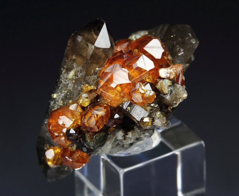 gem GARNET var. SPESSARTINE, QUARTZ var. SMOKY