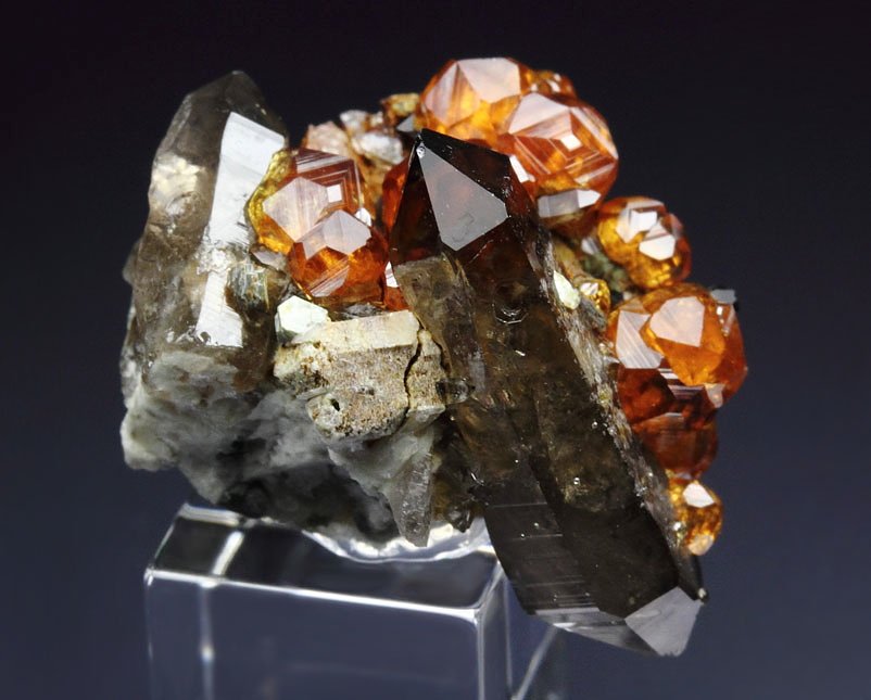 gem GARNET var. SPESSARTINE, QUARTZ var. SMOKY