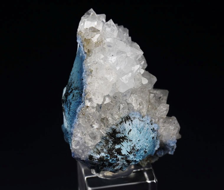 new find - SHATTUCKITE, QUARTZ