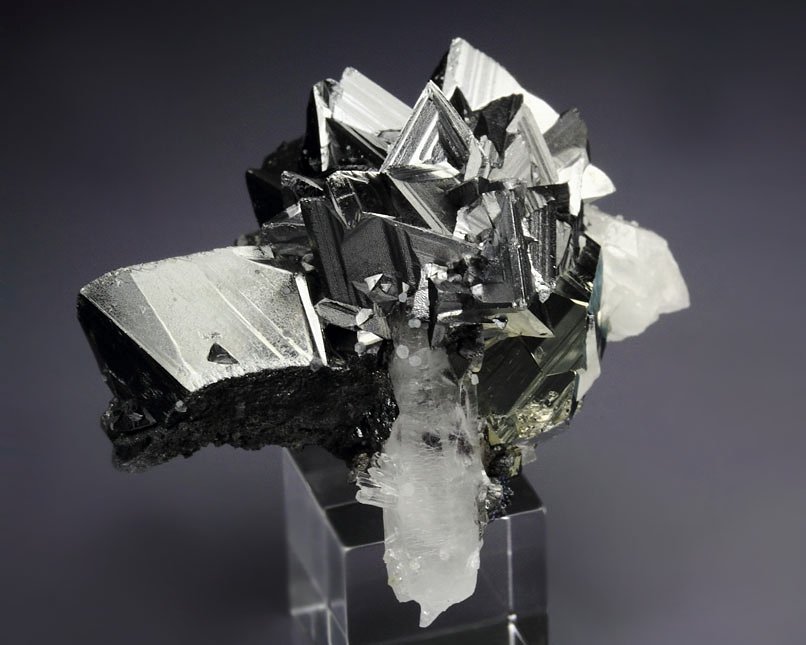 TETRAHEDRITE, PYRITE, QUARTZ