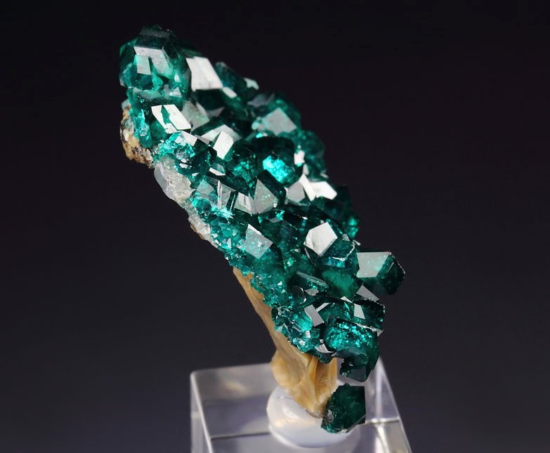 gem DIOPTASE, CALCITE