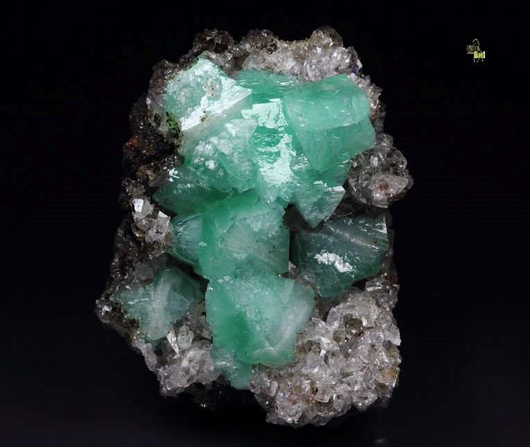 gemmy ADAMITE var. CUPRIAN ADAMITE, CALCITE