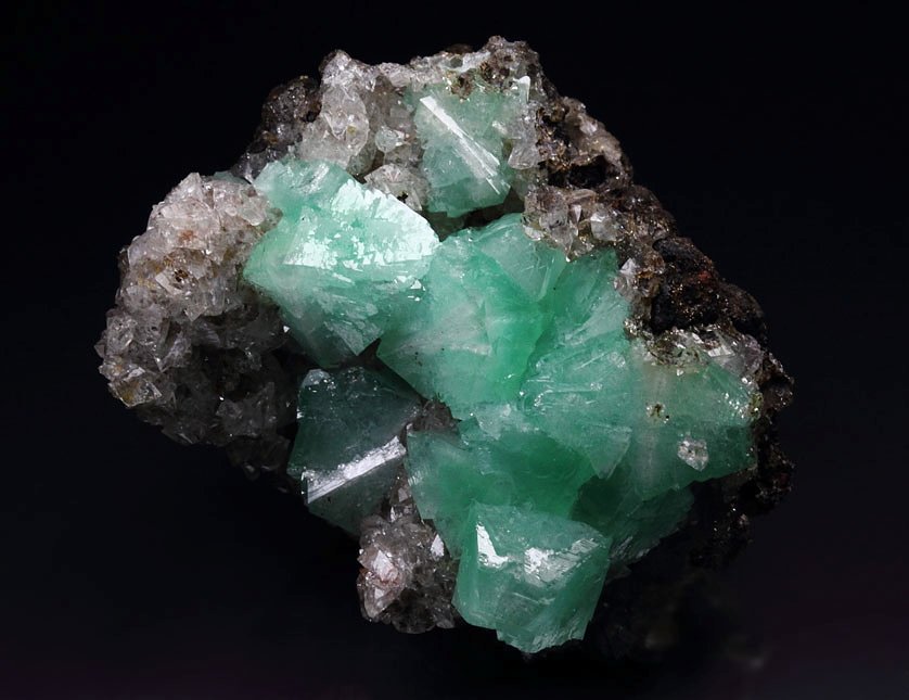 gemmy ADAMITE var. CUPRIAN ADAMITE, CALCITE