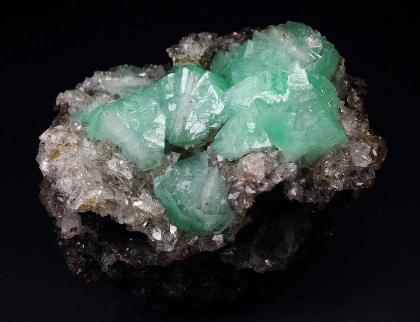 gemmy ADAMITE var. CUPRIAN ADAMITE, CALCITE