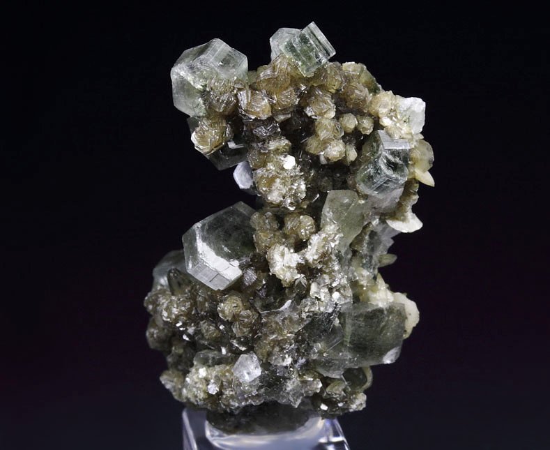 gem FLUORAPATITE, SIDERITE, MUSCOVITE