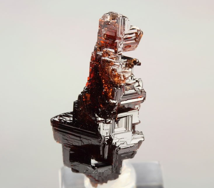 gem GARNET var. SPESSARTINE skeletal 