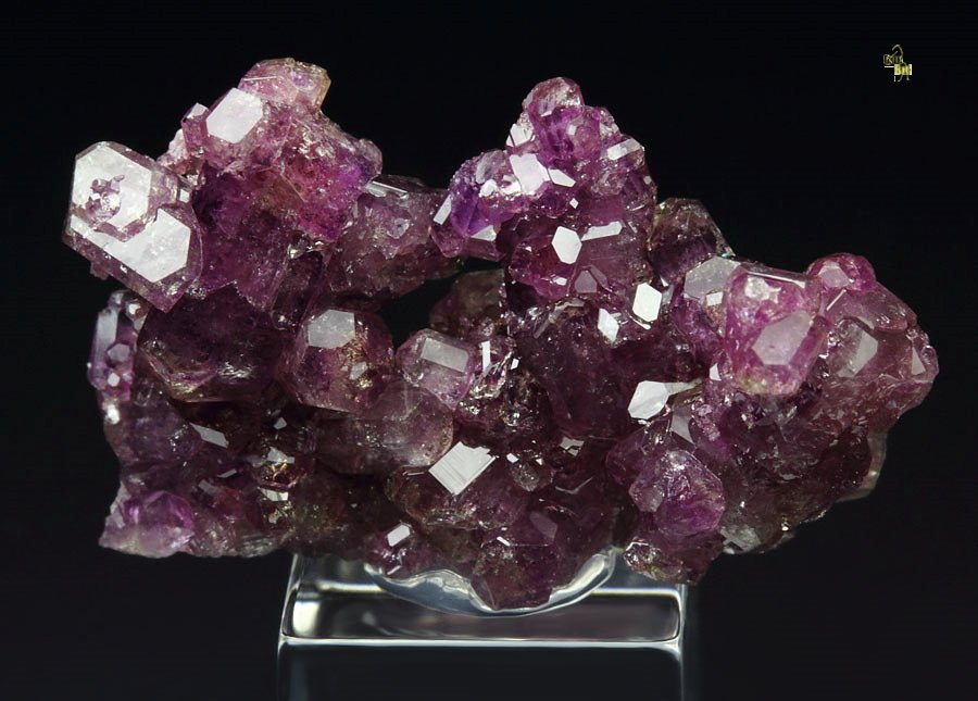 gemmy VESUVIANITE var. MANGANOAN