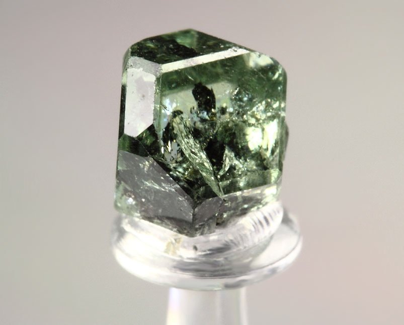 gem GARNET var. GROSSULAR var. TSAVORITE