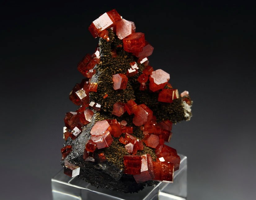 gemmy VANADINITE