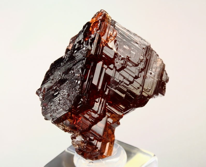 gem GARNET var. SPESSARTINE skeletal 