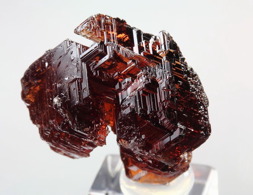 gem GARNET var. SPESSARTINE skeletal 