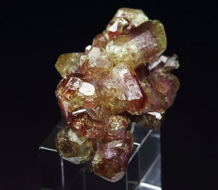 gem bi-terminated VESUVIANITE bi-color