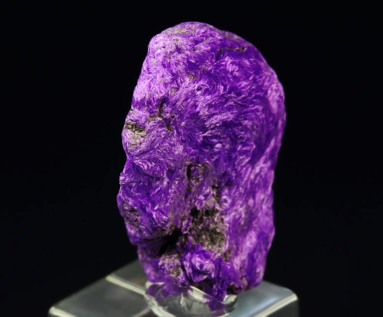 crystallized SUGILITE