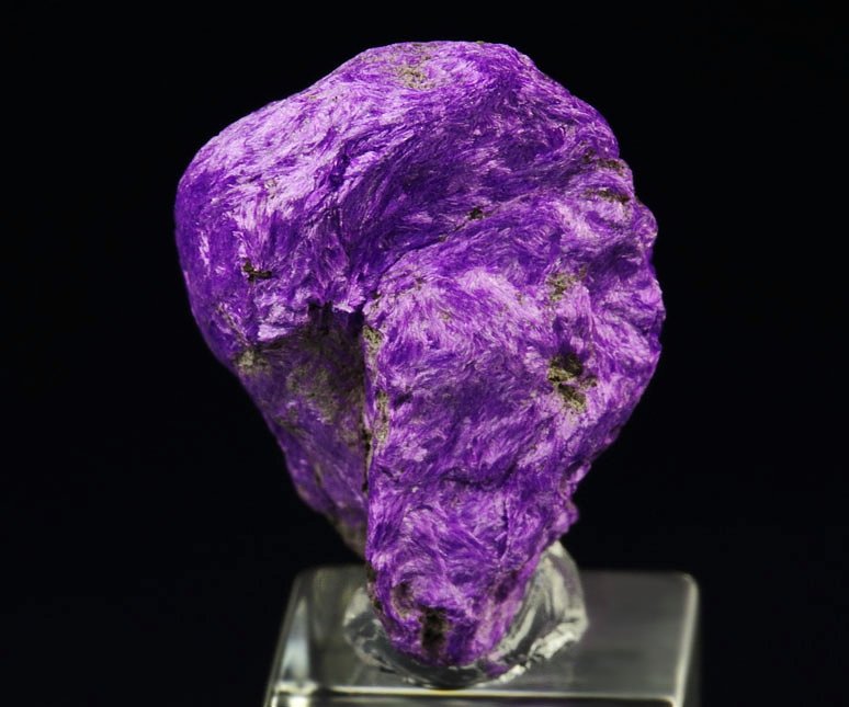 crystallized SUGILITE