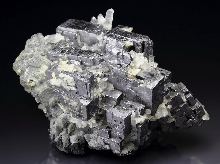 skeletal GALENA, QUARTZ