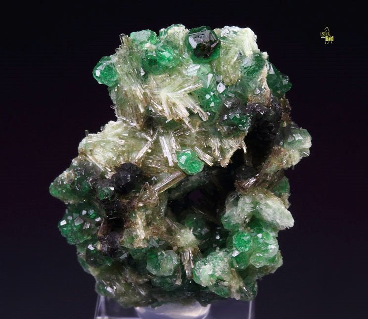 gem GARNET var. GROSSULAR var. CHROMIAN, DIOPSIDE, CHROMITE