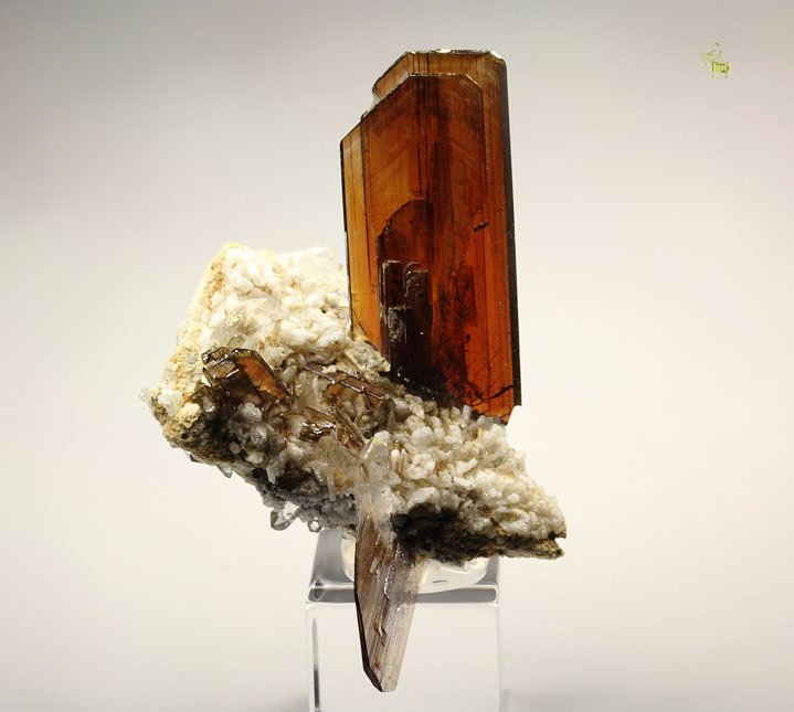 BROOKITE, QUARTZ