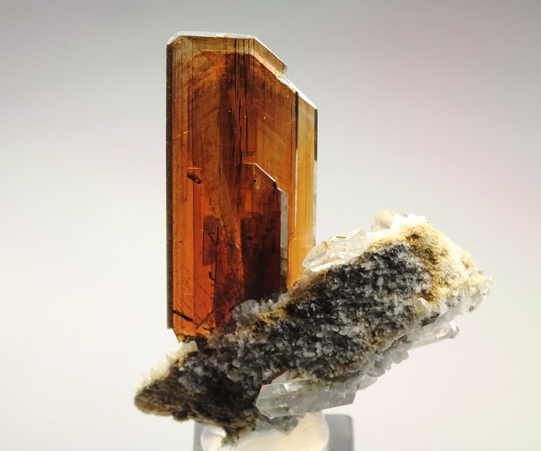 BROOKITE, QUARTZ