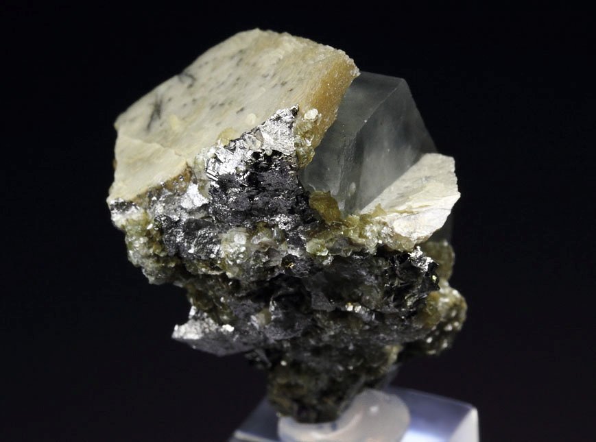 gemmy FLUORAPATITE, SIDERITE, MUSCOVITE, ARSENOPYRITE