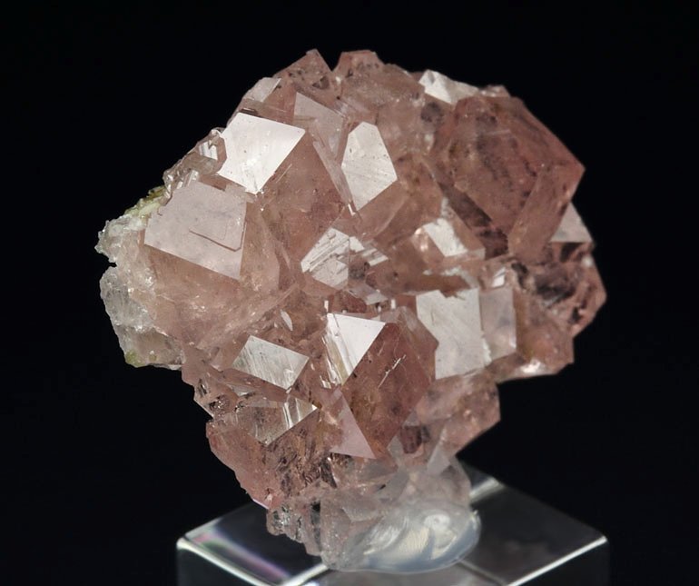 gem pink GARNET var. GROSSULAR