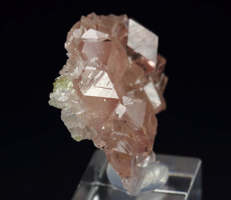 gem pink GARNET var. GROSSULAR