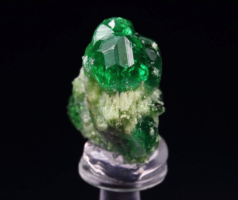 gem GARNET var. GROSSULAR var. CHROMIAN, DIOPSIDE