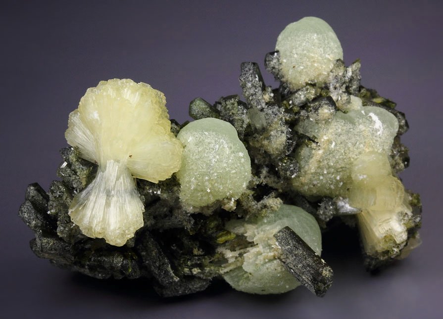 PREHNITE, STILBITE, EPIDOTE - floater