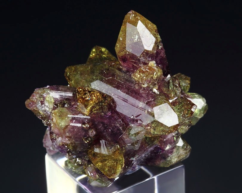 gem bi-terminated VESUVIANITE bi-color