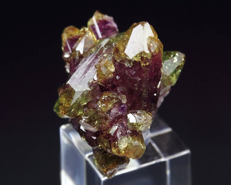 gem bi-terminated VESUVIANITE bi-color