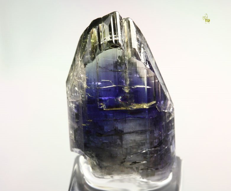 gem ZOISITE var. TANZANITE