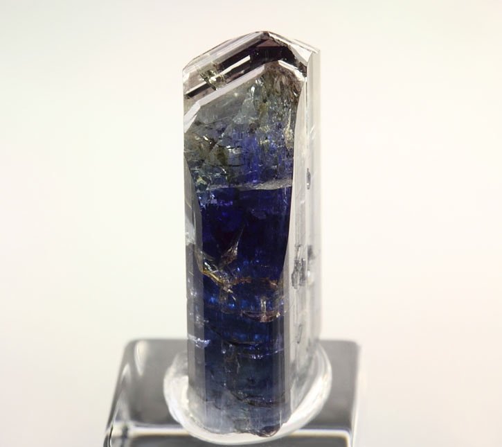 gem ZOISITE var. TANZANITE