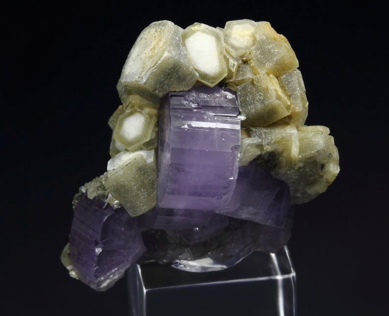 gemmy purple FLUORAPATITE, SIDERITE